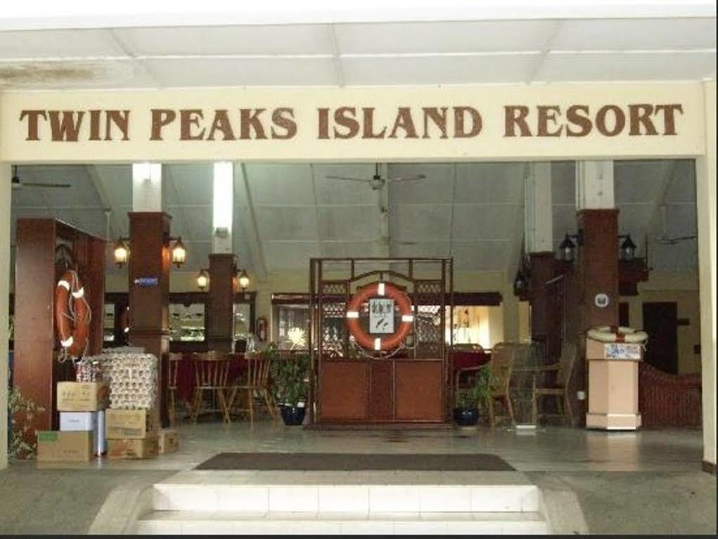 Twin Peaks Island Resort Kuah Exterior foto